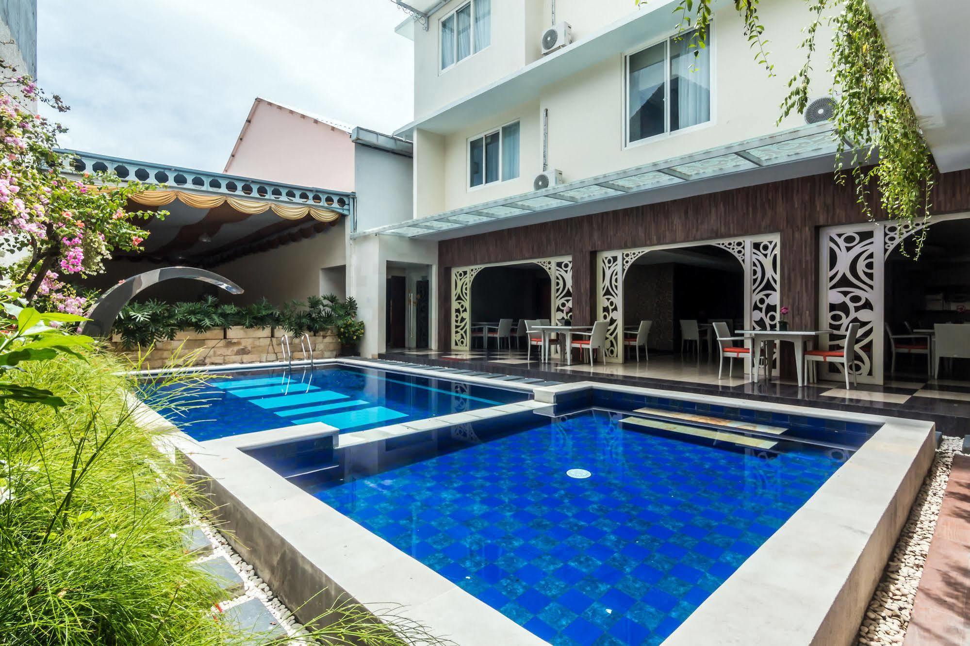 Zen Rooms Denpasar Marlboro Exterior foto
